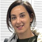 Zertifizierte Personal- und Pilates-Trainerin mit Erfahrung im Rehasport bietet individuelles Online-Training an.